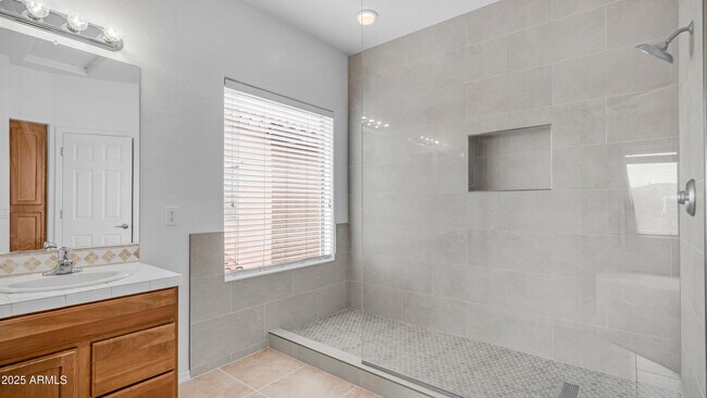 Building Photo - 5131 W El Cortez Trail