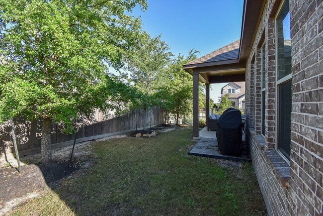 Building Photo - 15002 Bushy Bluestem Ct