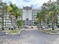 Building Photo - 3100 W Rolling Hills Cir
