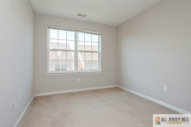 Building Photo - 1601 Hights Farm Rd S