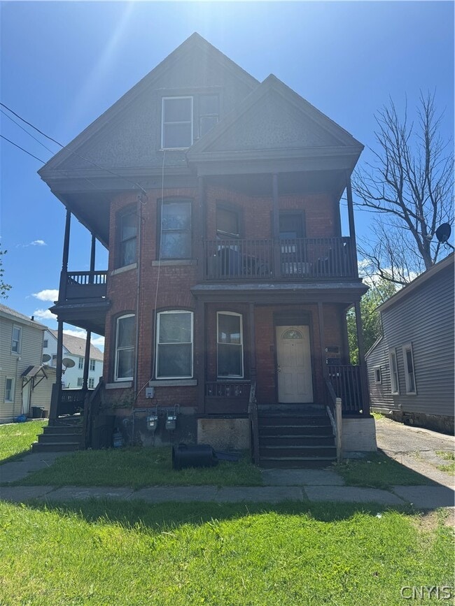 Building Photo - 108 Gold St