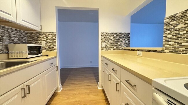 Building Photo - 62 Andover C