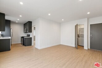 Building Photo - 3314 Mentone Ave