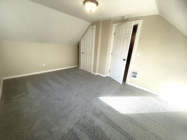 Building Photo - 28thse