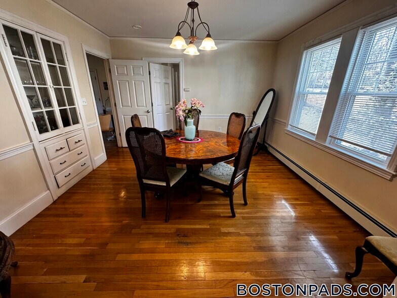 Building Photo - 100 Hillside St