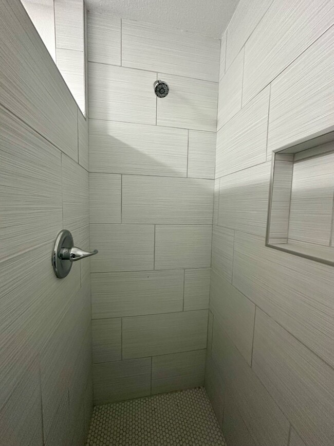 Building Photo - 704 Espolon Dr