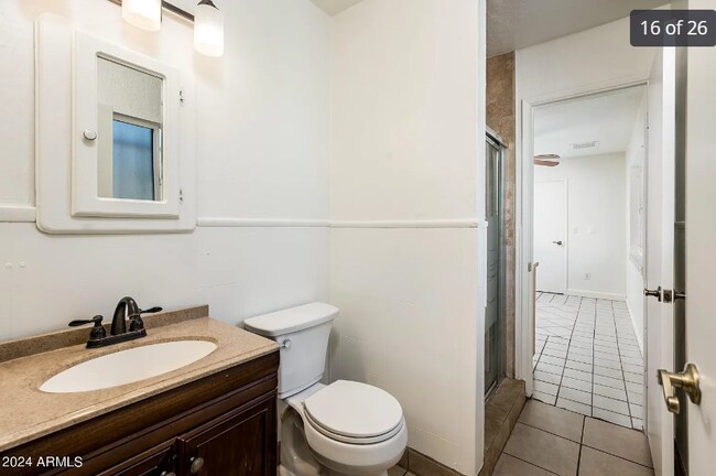 Master Bath - 6720 N 34th Ave