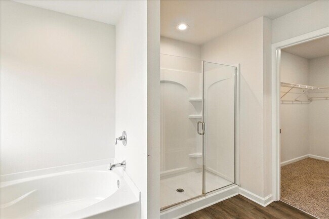 Building Photo - 18 E Sycamore Trl