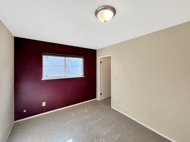 Building Photo - Beautiful 4BD/2BA W/ 2-Car Garage, AC, and...