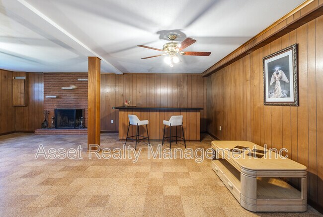 Building Photo - 6633 Wachese Ln
