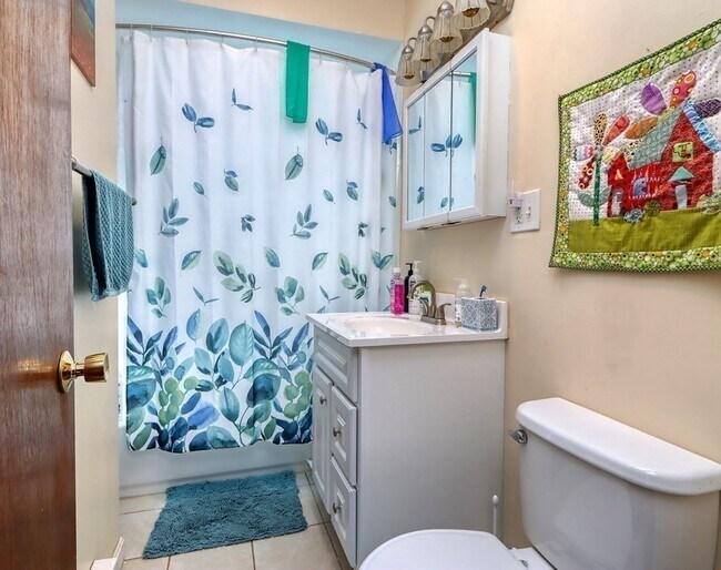 Building Photo - 26 Oakland St