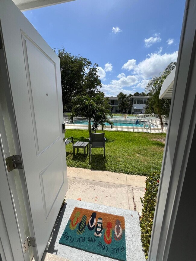 Building Photo - 2060 NE 1st St