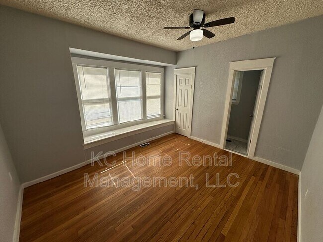 Building Photo - 6118 S Benton Ave