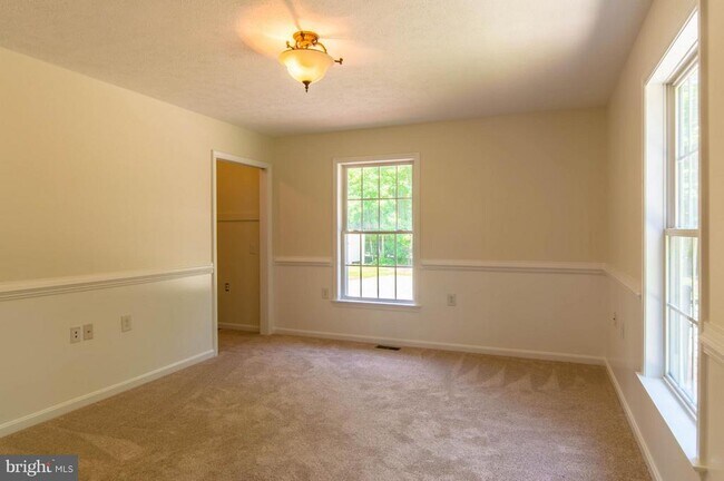 Building Photo - 23258 Oak Dr