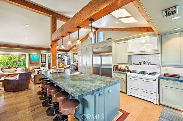 Building Photo - 773 St Ann's Dr