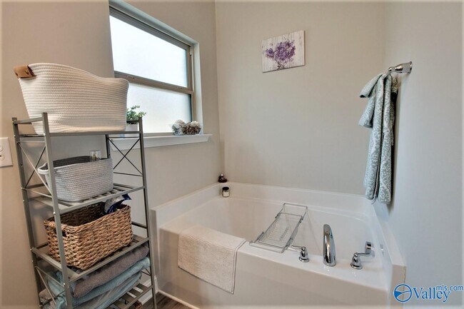 Building Photo - 155 Grey Fawn Trail