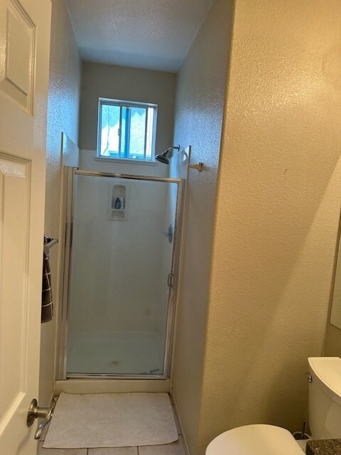 Building Photo - Lodi 4 Bedroom 3 Bathrom Home with a Pool