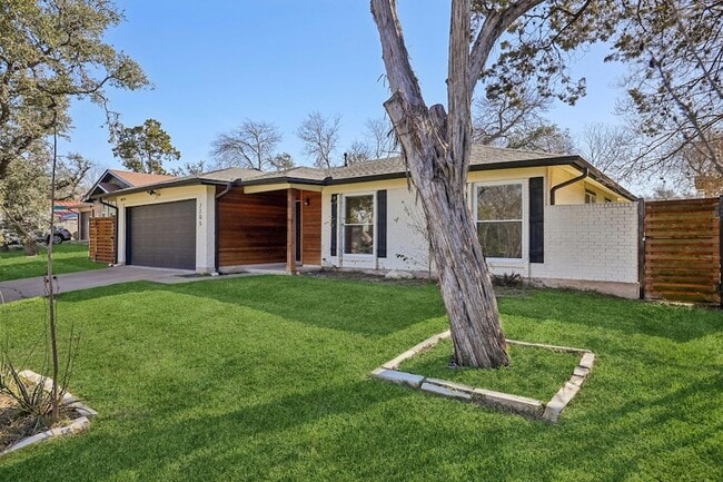 Building Photo - 7205 Twisted Oaks Dr