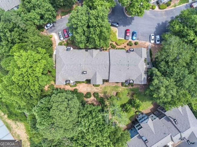 Building Photo - 808 Abingdon Way NE