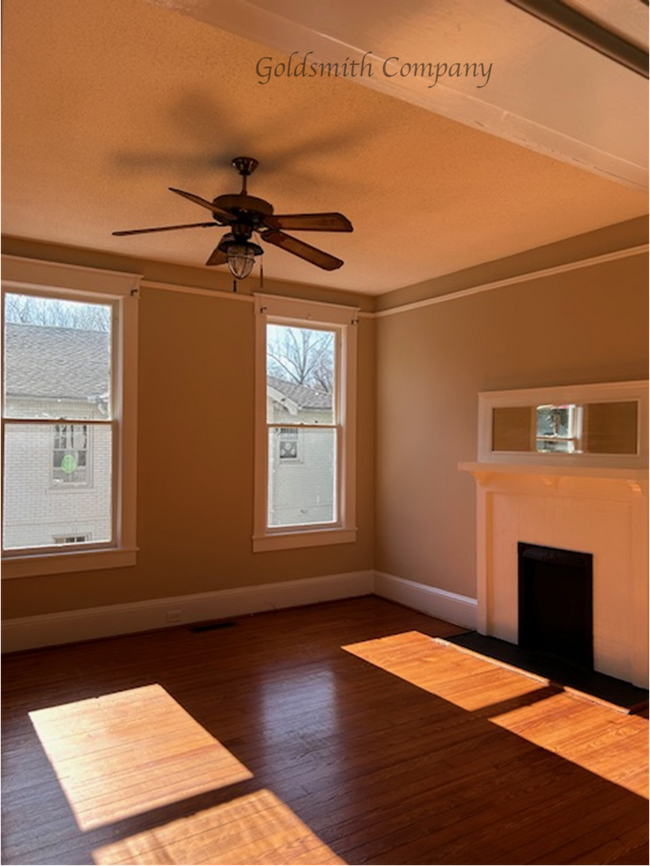 Building Photo - 224 E. Park Avenue # 1