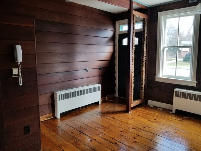 Building Photo - 309 N Market St