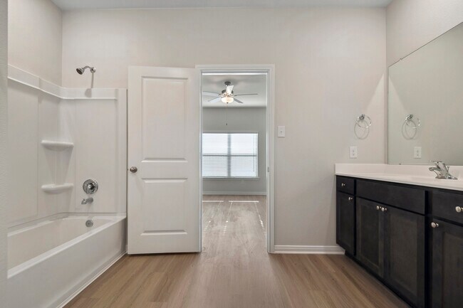 Building Photo - 417 Mustang Trot Dr