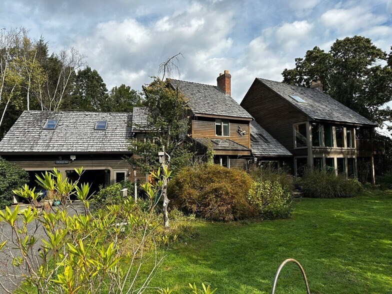 Primary Photo - 210 Washington St