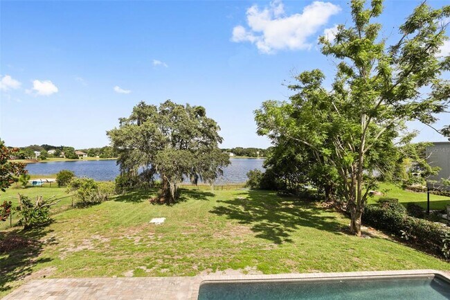 Building Photo - 5554 Palm Lake Cir