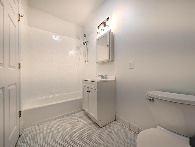 Building Photo - 265 Webster Ave