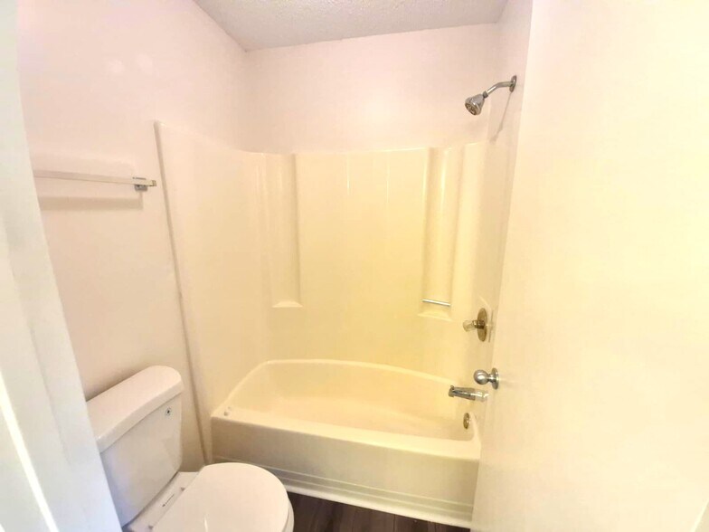 Building Photo - 12762 Saint James Pl