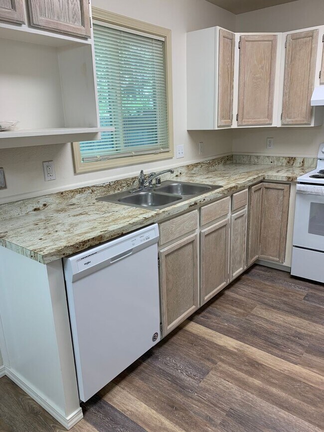 Building Photo - 1701 Elcadore Dr