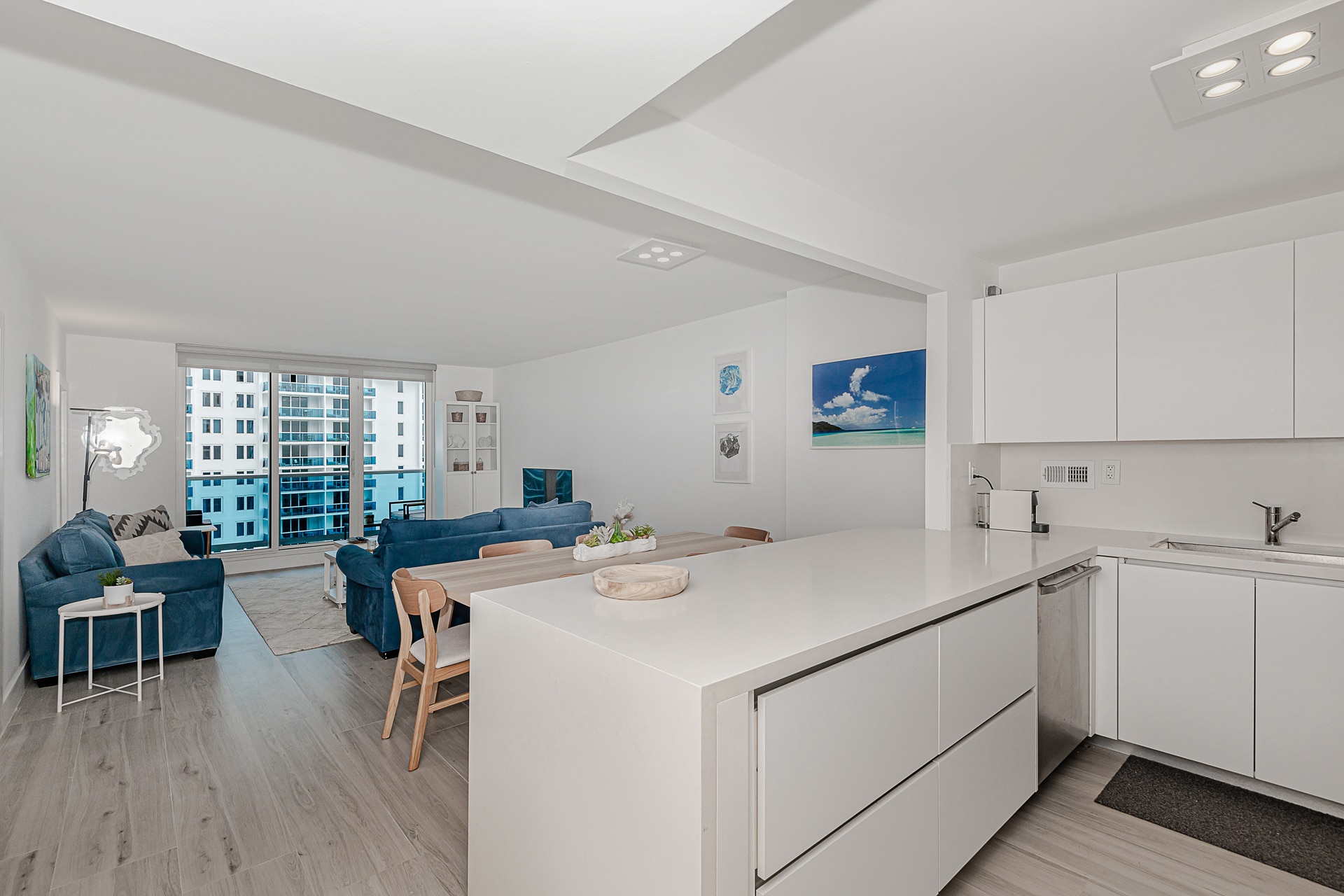 Building Photo - 2301 Collins Ave