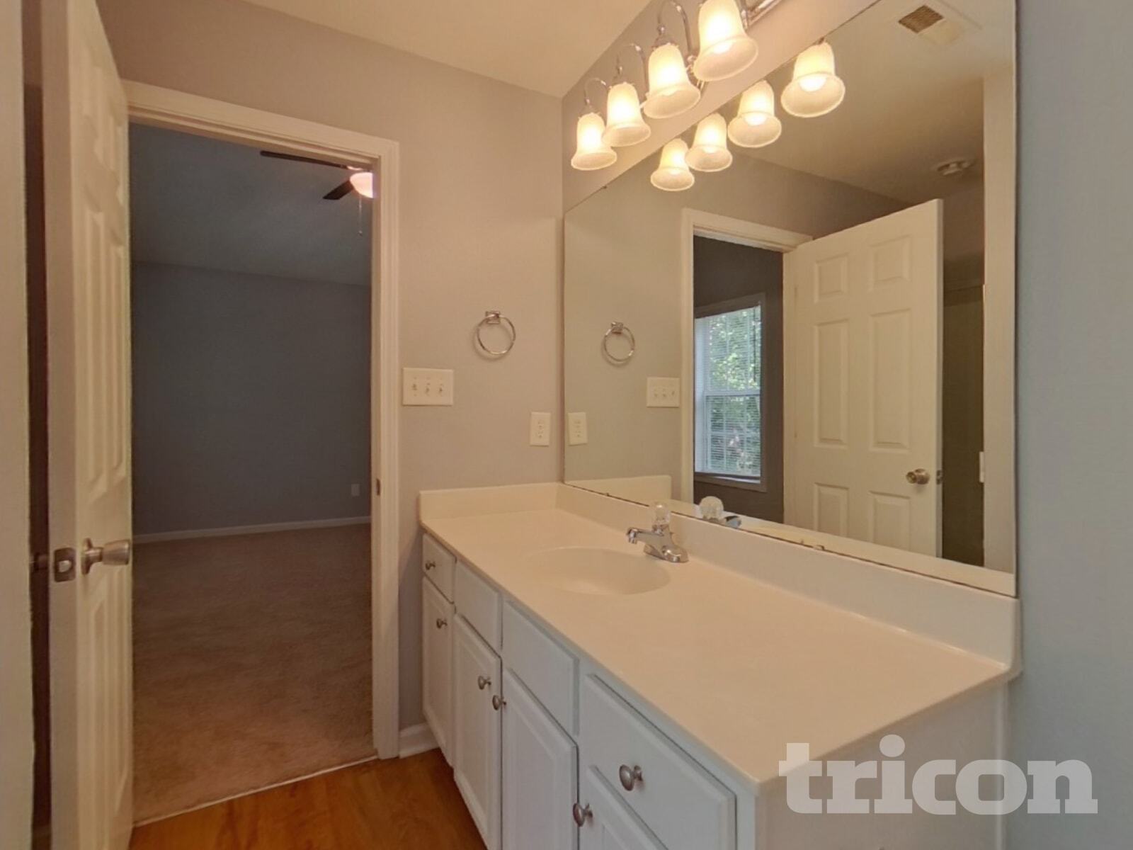 Building Photo - 212 Brookstone Dr