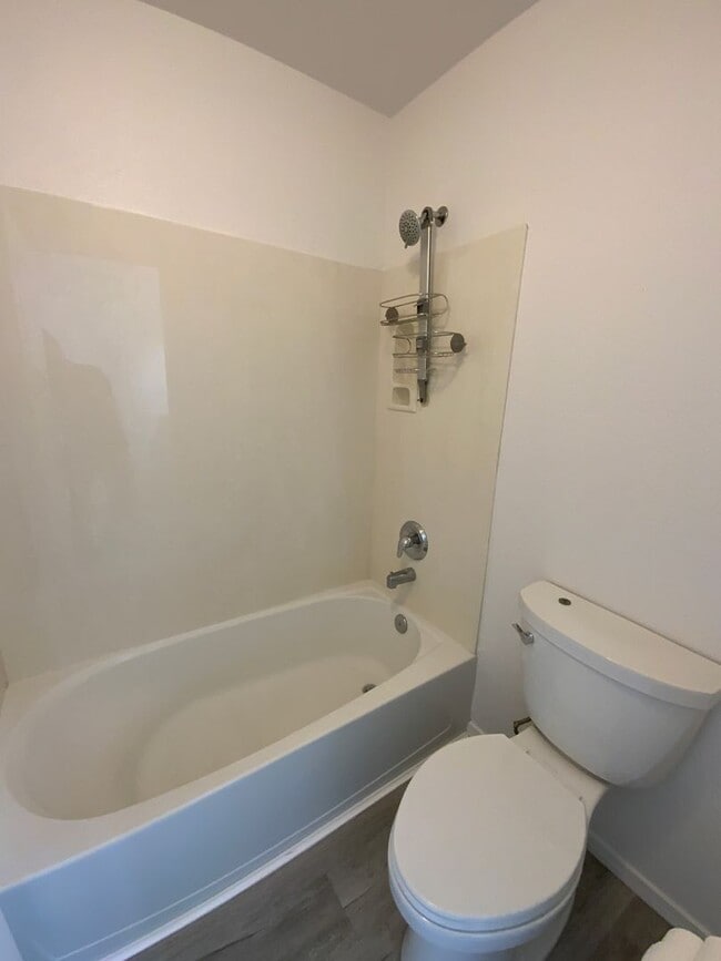 Building Photo - 4 Bedroom Single Story Home Available in C...