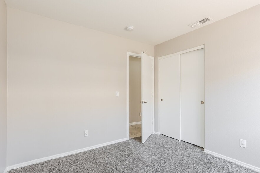 Building Photo - 15948 W Lundberg St