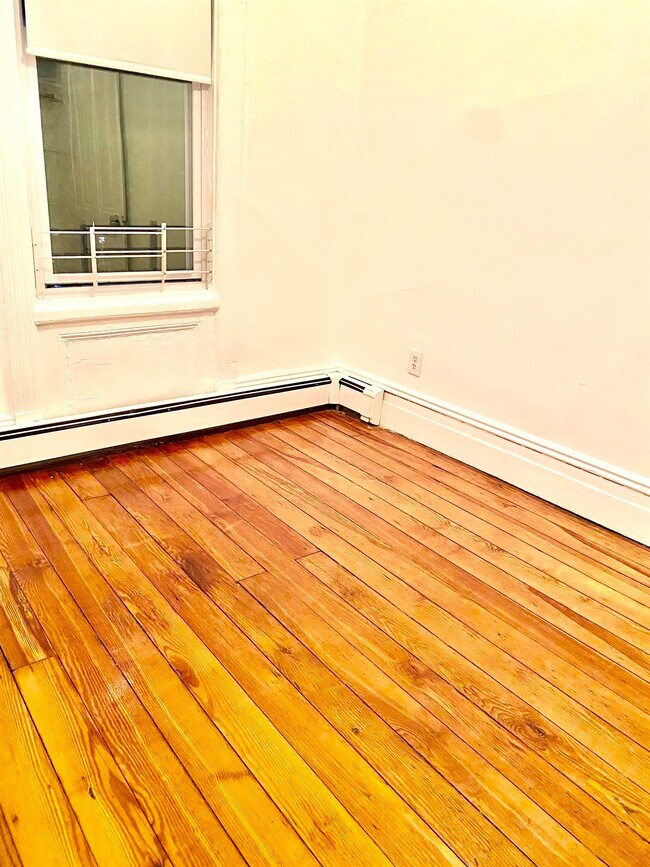 Building Photo - 46 Prescott St