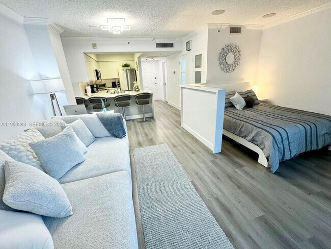 Building Photo - 2501 S Ocean Dr