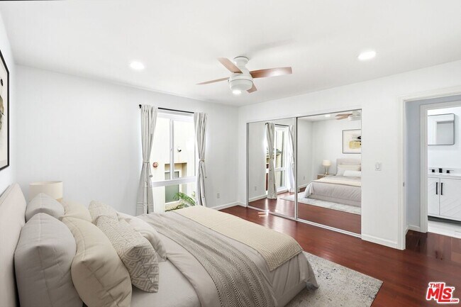 Building Photo - 320 Hermosa Ave