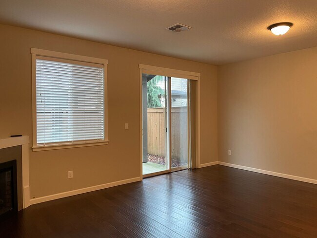 Building Photo - Spacious 3 Bedroom Home with Fenced Yard, Patio, and 2-Car Garage Near Mill Plain.