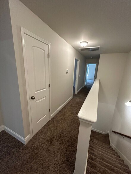 Building Photo - 6016 Barringer Ct