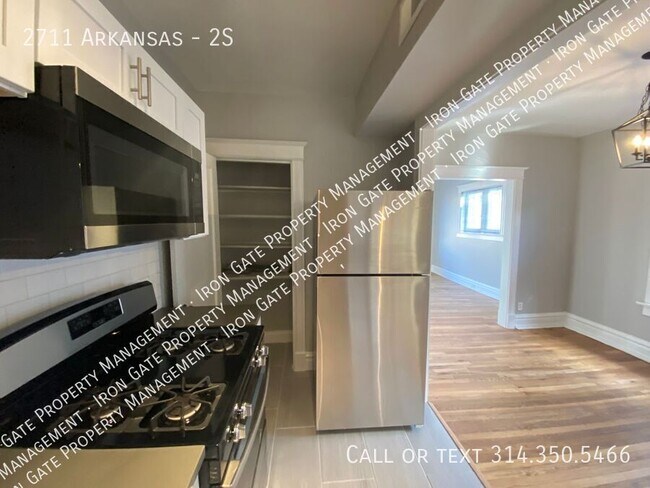 Building Photo - 2711 Arkansas-2S