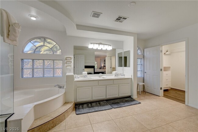 Building Photo - 1721 Sweet Pea Ave