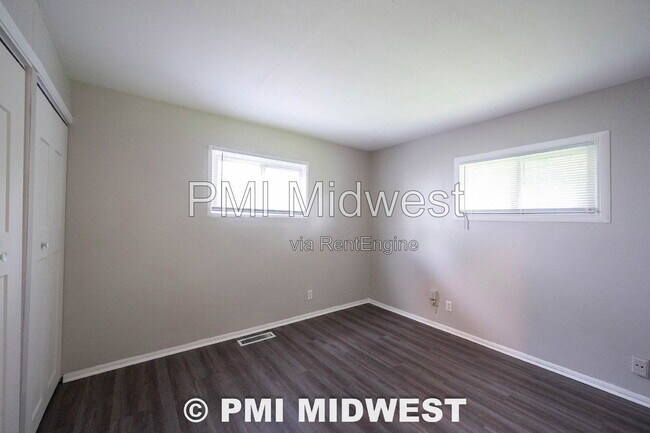 Building Photo - 4939 Katherine Dr