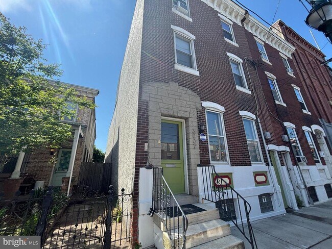 Primary Photo - 3007 Richmond St