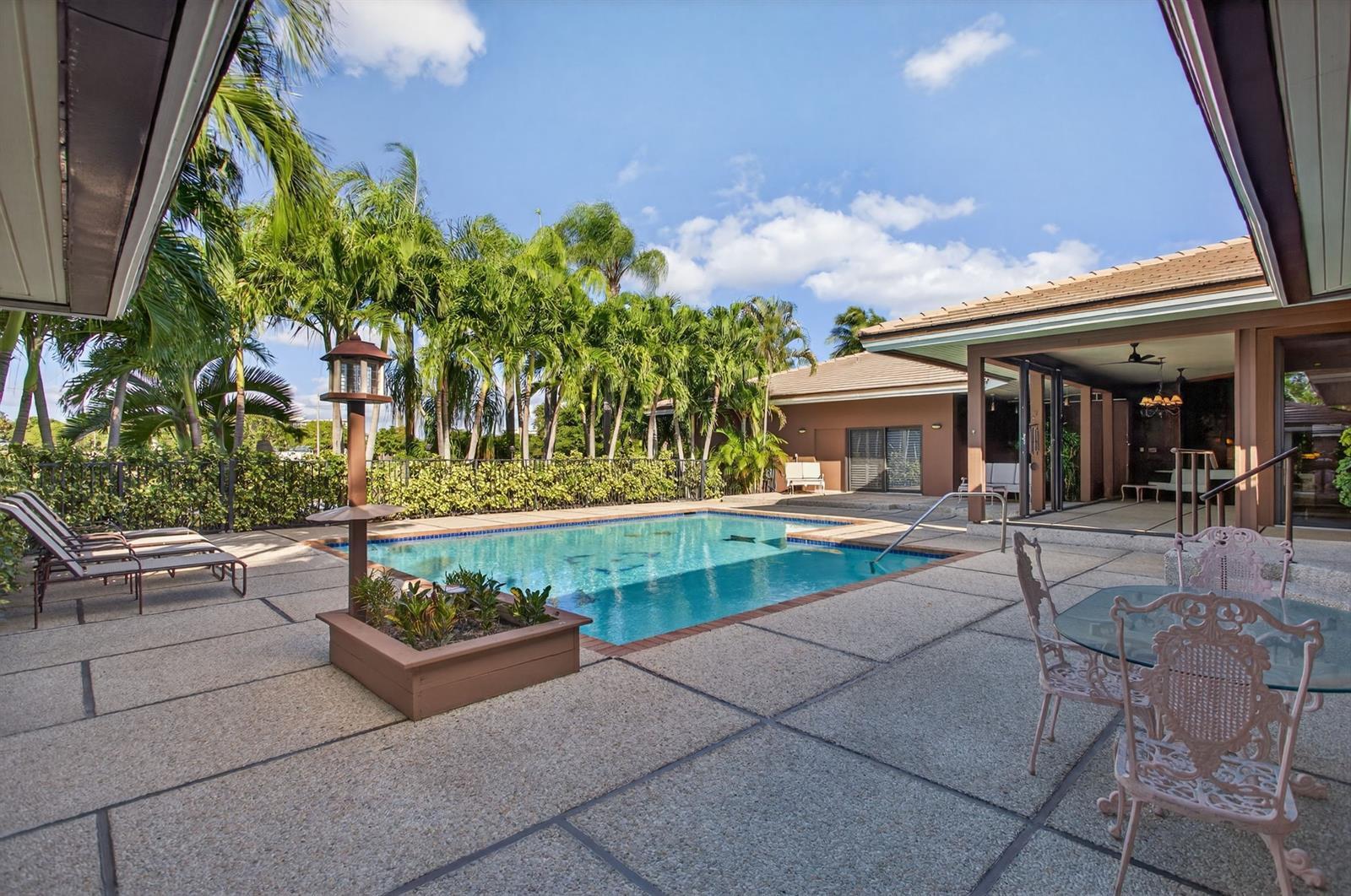 Building Photo - 3170 Estates Dr