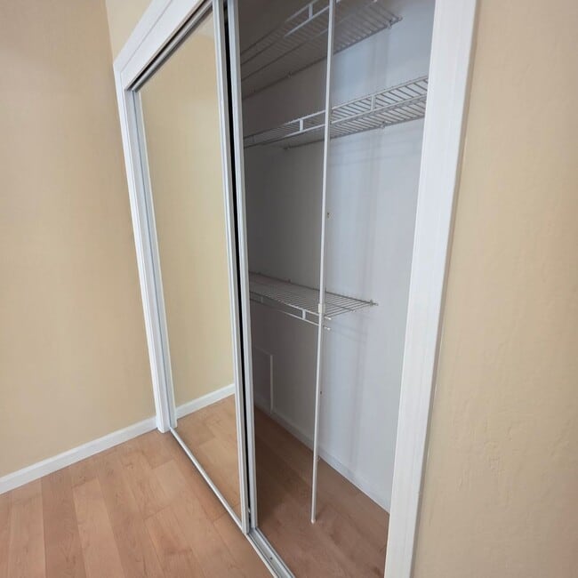 Building Photo - Cute 3BD/1.5BA Townhome with Great Commute location in Danville