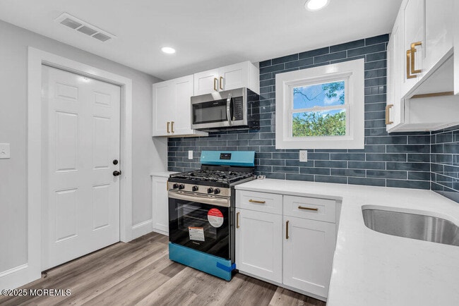 Primary Photo - 209 Atkins Ave