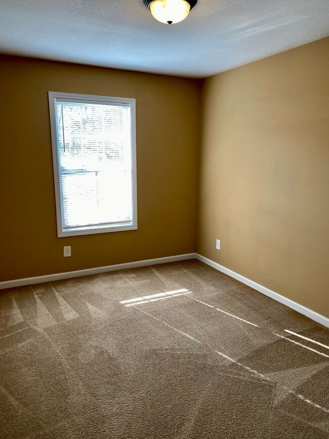 Building Photo - Everything You Need. All Right Here!!!!
