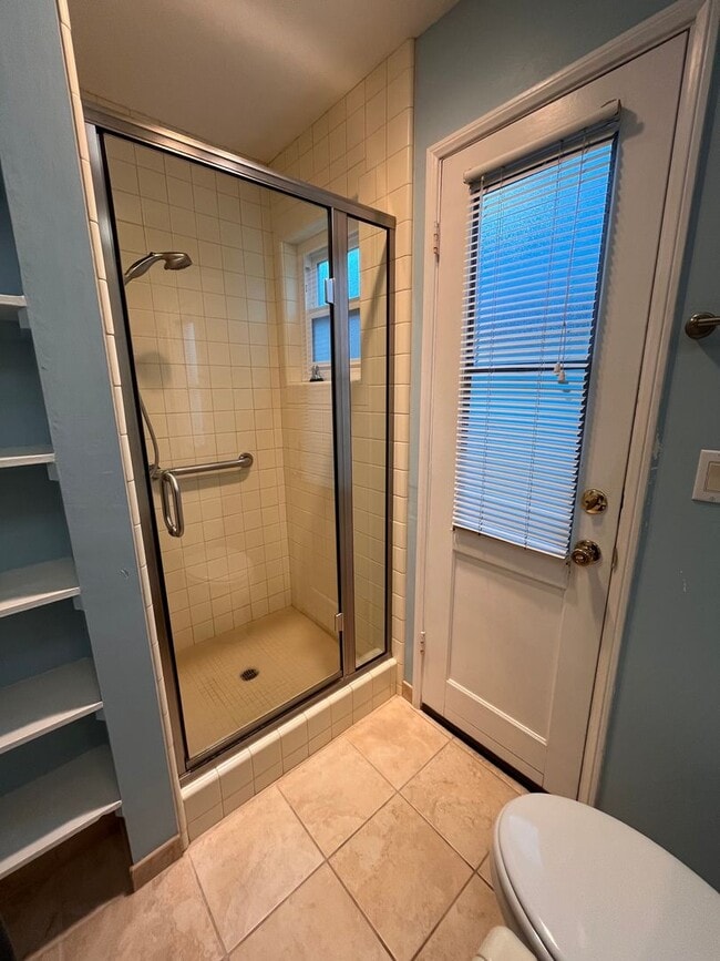 Building Photo - Mission Beach, 2 bedroom, 2 bathroom, with...