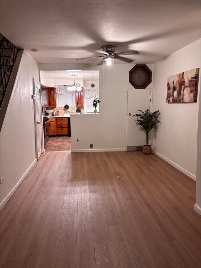 Primary Photo - 1529 S 28th St